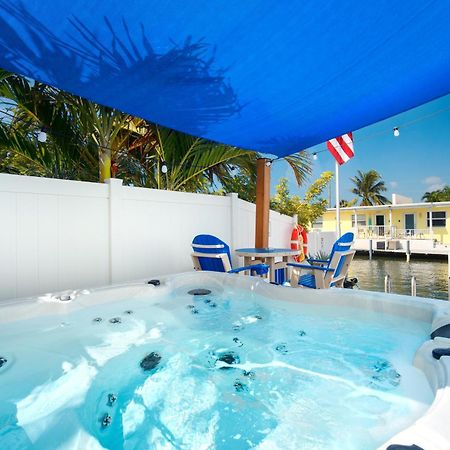 Casa Blue Pelican. Маратон Экстерьер фото