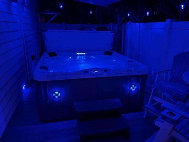 Casa Blue Pelican. Маратон Экстерьер фото