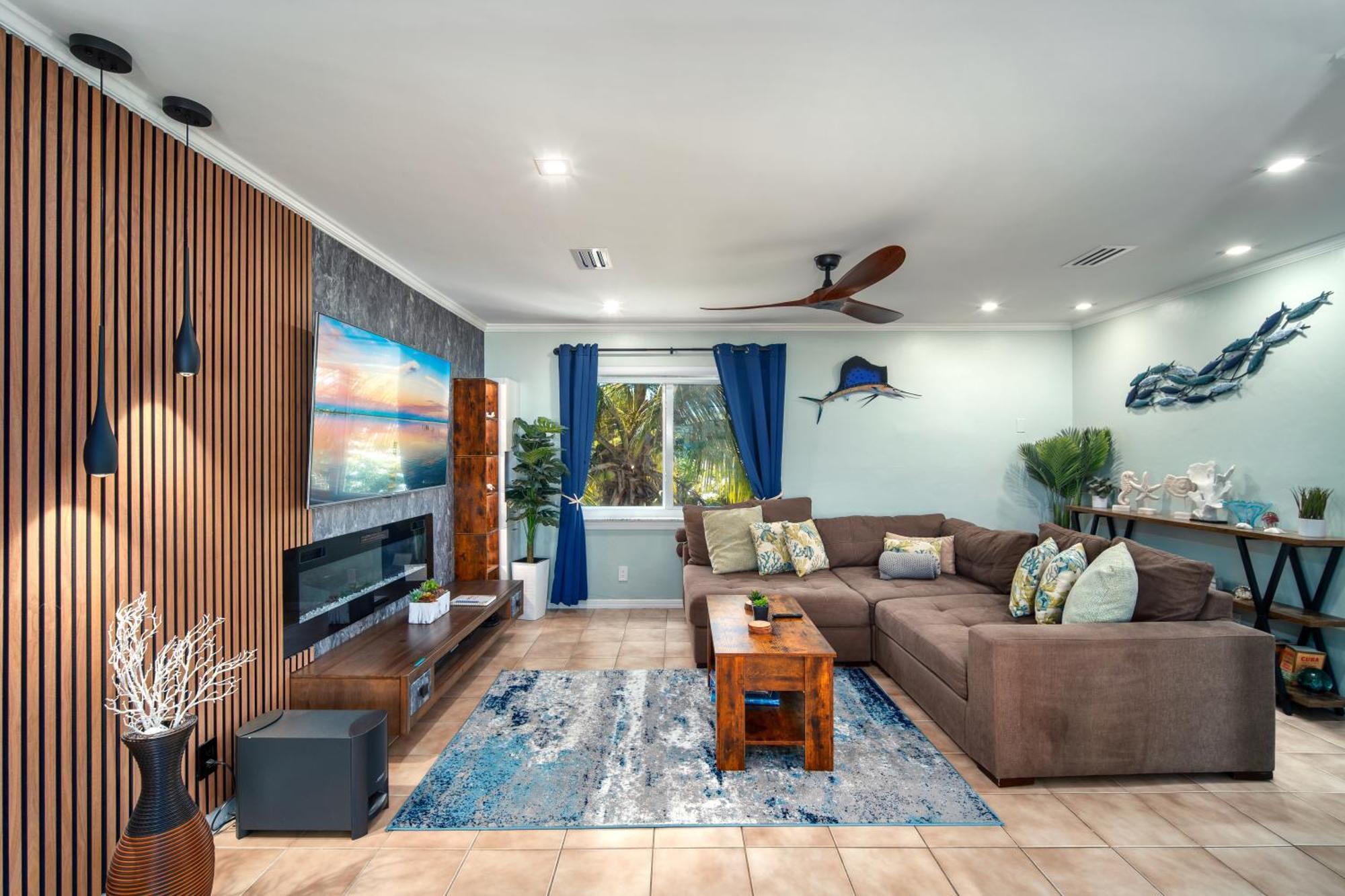 Casa Blue Pelican. Маратон Экстерьер фото